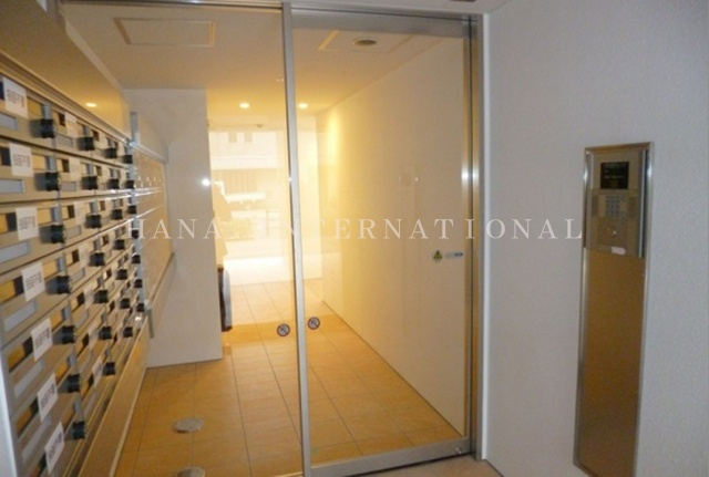 レオネクスト船橋本町のエントランス