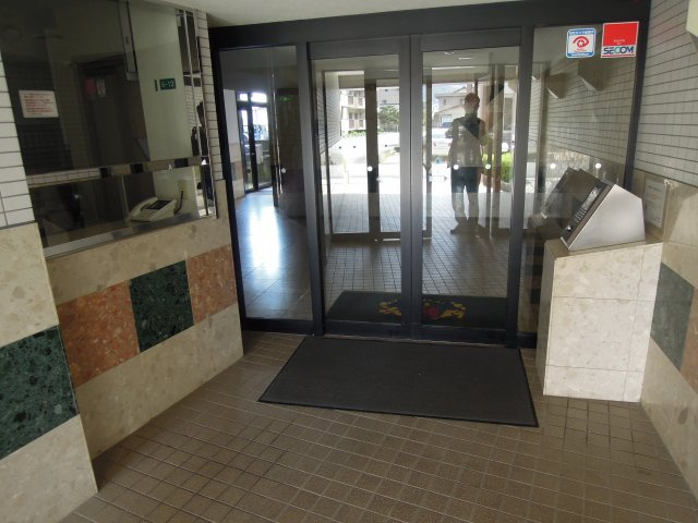 信開ガーデンコート文京(投資)の玄関