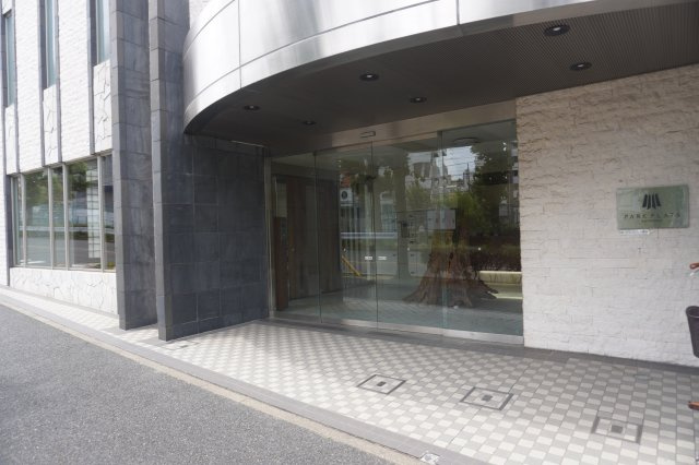 仲介手数料0！！パークフラッツ金山のエントランス