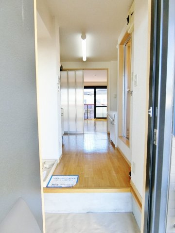 パークアベニューの玄関|他号室の写真となります。
