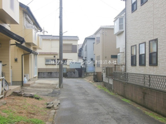 【前面道路含む現地写真】