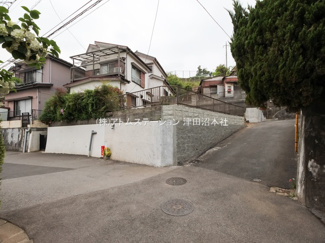 【前面道路含む現地写真】