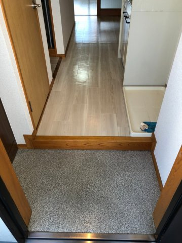 仲介手数料0！！サンピアオカヤスの玄関