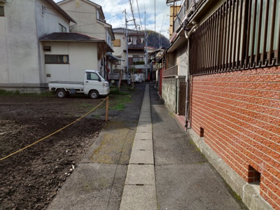 【前面道路含む現地写真】 | 山科区北花山市田町　貸地（賃貸オーナーチェンジ）