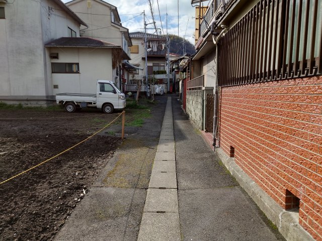 【前面道路含む現地写真】 | 山科区北花山市田町　貸地（賃貸オーナーチェンジ）
