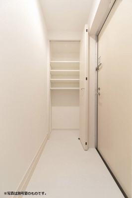 【玄関】 | カーサクレシア横手南 | 別号室の写真になります。現況優先。