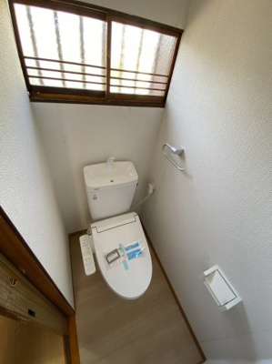 【トイレ】 | 東大泉2丁目戸建 | 温水洗浄便座付きのトイレです(^^)/