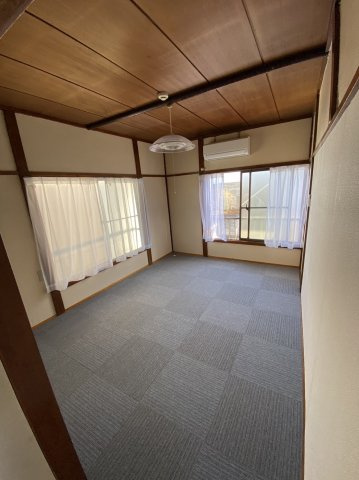 【内装】 | 東大泉2丁目戸建 | 2面採光の洋室です(^^)/