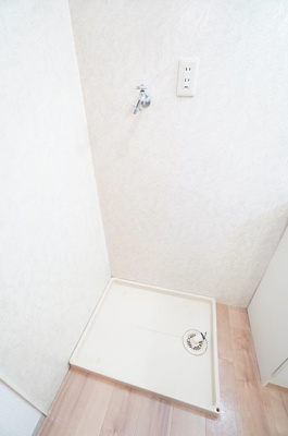 【洗面所】 | ラヴェニュE | ※同物件・反転タイプの写真です。