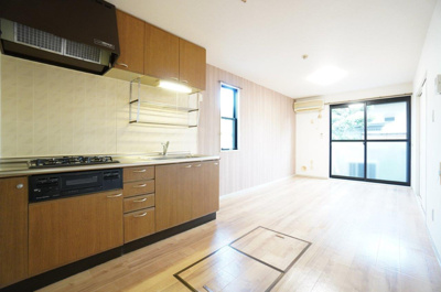 【居間・リビング】 | ラヴェニュE | ※同物件・反転タイプの写真です。