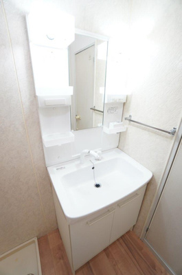 【独立洗面台】 | ラヴェニュE | ※同物件・反転タイプの写真です。