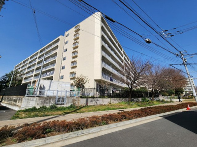 【外観】 | 【売主直売】メゾンドール多摩川 | 総戸数220戸、1974年9月築、管理人は日勤勤務につき管理体制良好です♪