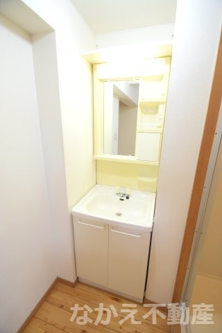 【洗面所】 | 脱衣スペースもあります