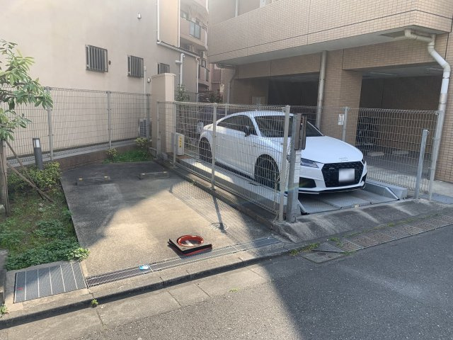 スカイコート池上壱番館の駐車場