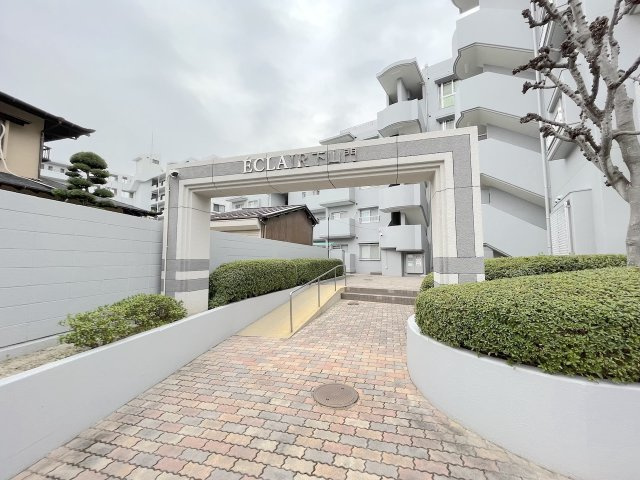 エクレール下山門のエントランス