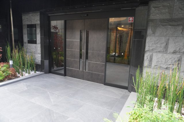 仲介手数料0！！アステリ鶴舞エーナのエントランス