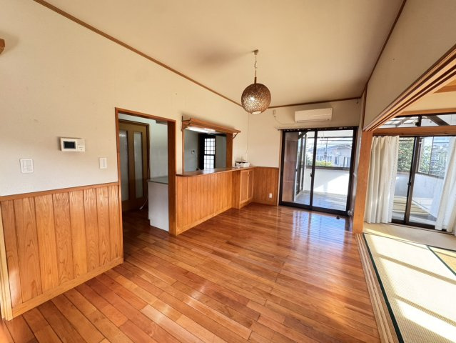 錦町古川戸建の居間・リビング|退去前の為、同じ物件内のお部屋の参考画像となります。