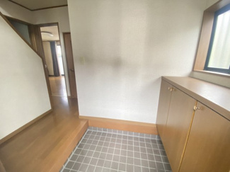 【玄関】 | 下石倉町中古戸建て | ■物件を購入するまでには知っておくべきことがたくさんあります！是非一度お問い合わせください♪