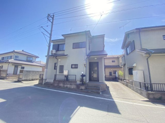 【前面道路含む現地写真】 | 下石倉町中古戸建て | ■北側の道路が広いので安心です！
■新前橋駅まで徒歩圏内の好立地！