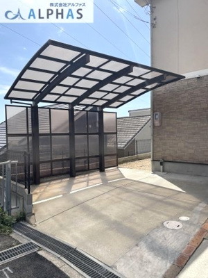 【駐車場】 | 神戸市西区玉津町二ツ屋　中古戸建 | 駐車スペース2台可！！カーポート付き♪