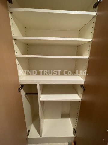 エステムコート梅田・天神橋リバーフロントの玄関|玄関収納スペースです