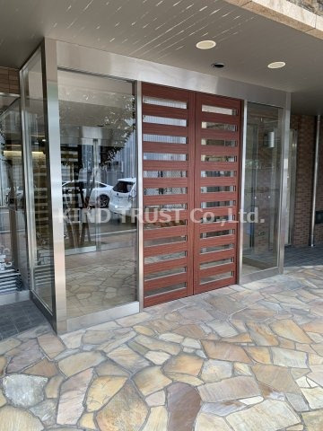 エステムコート梅田・天神橋リバーフロントのエントランス|建物の内部です