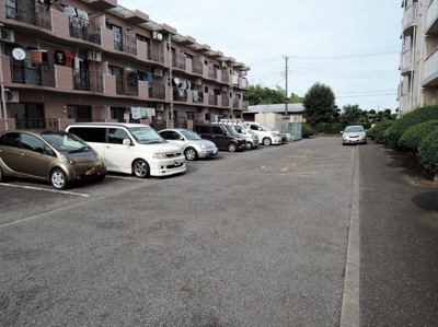 敷地内駐車場（有料・要空き確認）