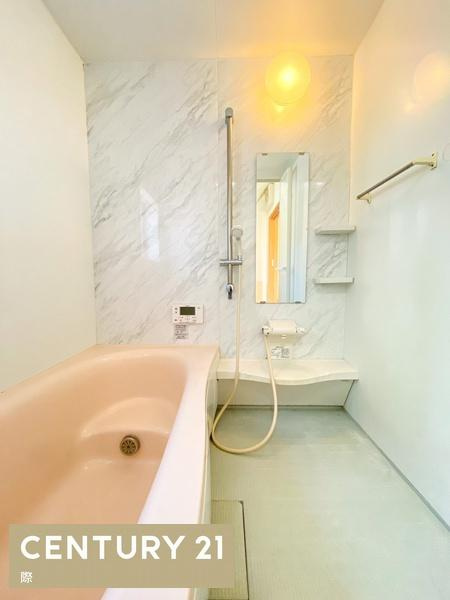 岩出市曽屋　中古戸建の浴室|【浴室】
半身浴もゆっくり楽しめる浴槽