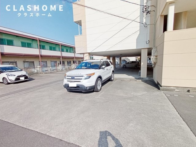 コーポイーストC　　　刈谷市近郊の賃貸はクラスホームの駐車場
