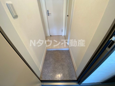 【玄関】 | ファンキャッスル | 明るい玄関です