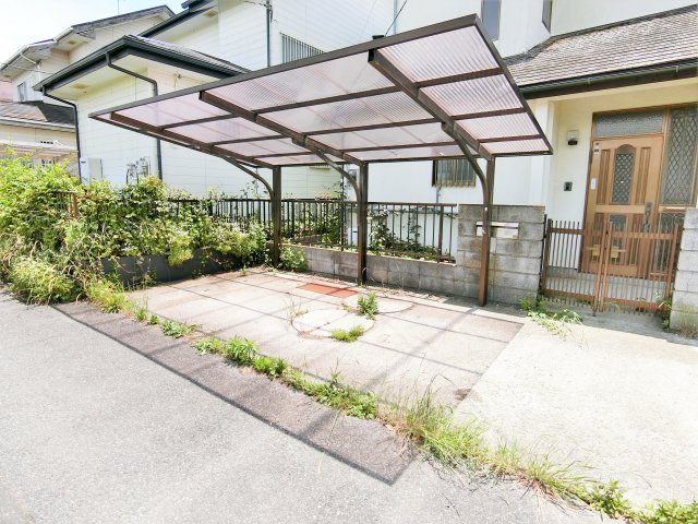 大網白里市細草貸家の駐車場