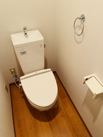 仲介手数料0円！！若葉ビルのトイレ