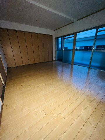 仲介手数料0円！！若葉ビルの居間・リビング