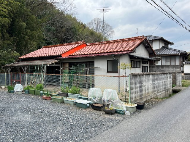 津山市小田中　売土地75.27坪（古屋あり）の外観|解体予定の建物