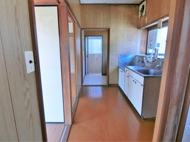 塚瀬貸家のキッチン