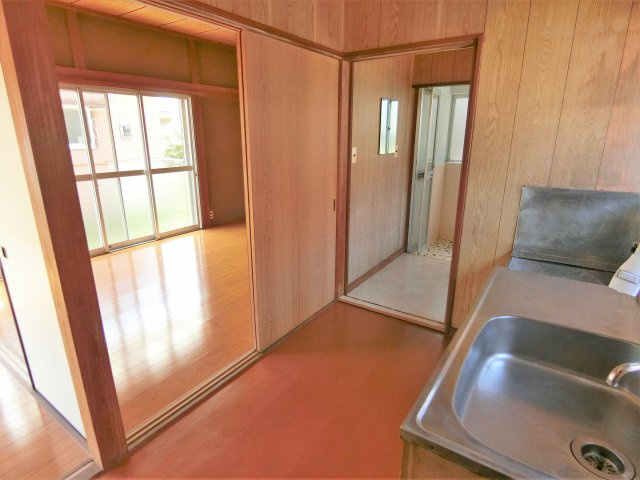 塚瀬貸家のキッチン