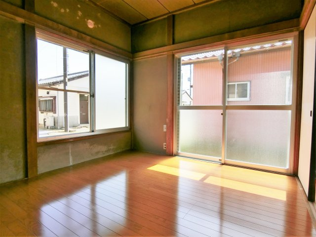 塚瀬貸家の洋室