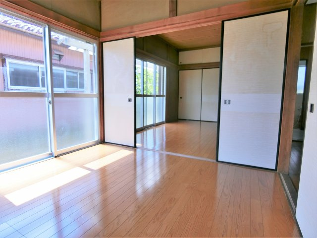 塚瀬貸家の洋室