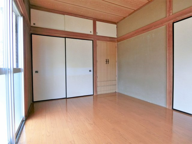 塚瀬貸家の洋室