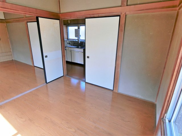 塚瀬貸家の居間・リビング