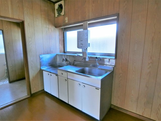 塚瀬貸家のキッチン