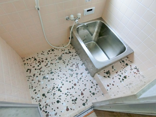 塚瀬貸家の浴室