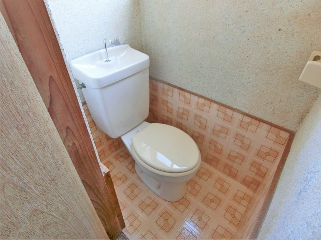 塚瀬貸家のトイレ