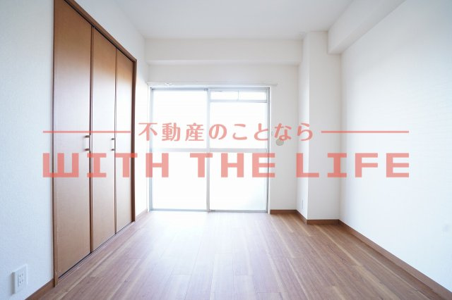 組坂ビルNo8【キャッシュバック対象物件】の洋室|落ち着いた色調の洋室です