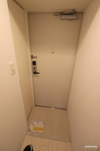 エスリード北大阪レジデンス　仲介手数料無料の玄関