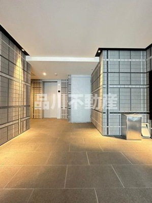 【ロビー】 | THE PREMIUM CUBE G 大崎 | ゆとりのあるロビーです