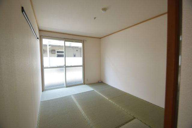 ヴィラ中山Ｂの寝室|ゆとりの広さです