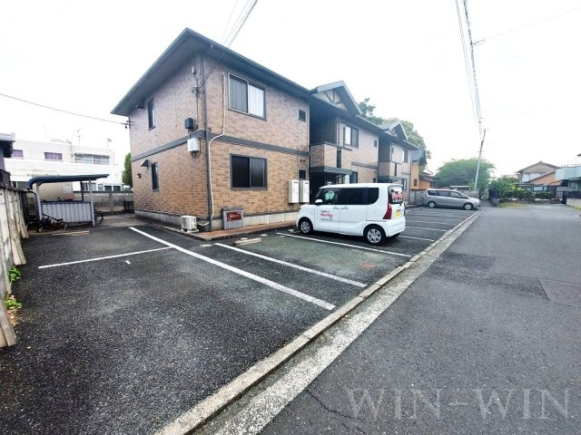 ラ・ポールMAEHATA Aの駐車場