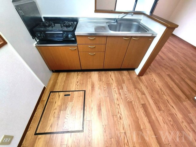 ラ・ポールMAEHATA Aのキッチン