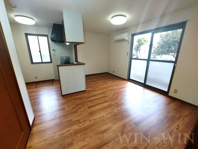 ラ・ポールMAEHATA Aの居間・リビング